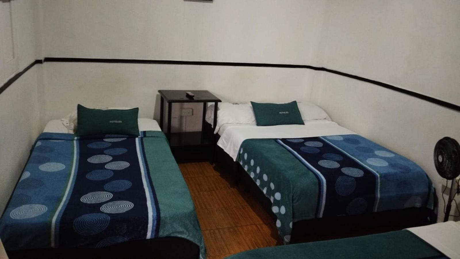 Hotel Colonial Armenia Ro Екстериор снимка