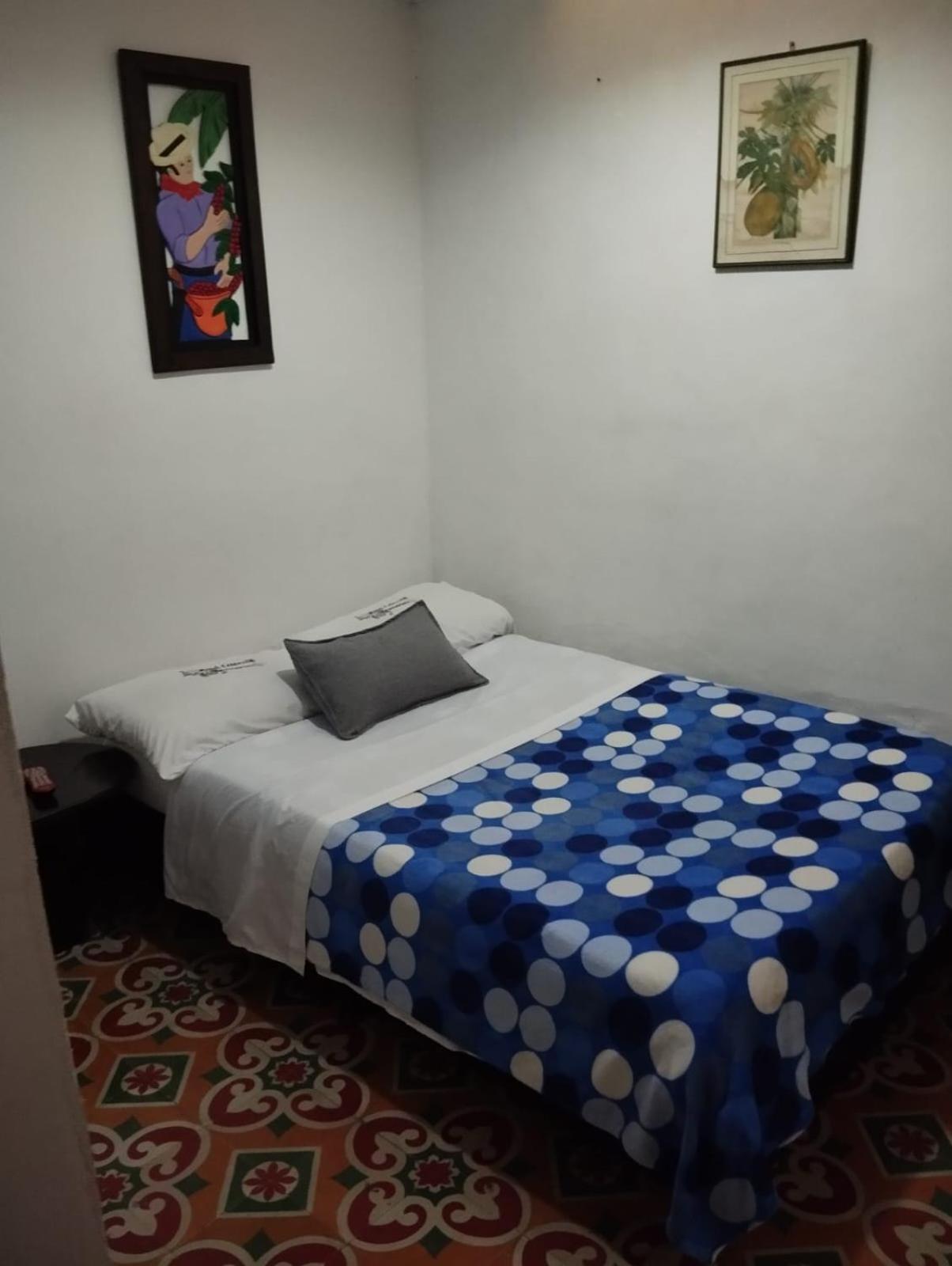 Hotel Colonial Armenia Ro Екстериор снимка