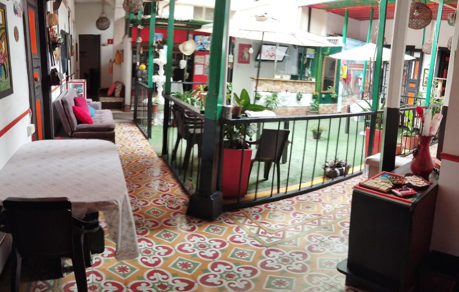 Hotel Colonial Armenia Ro Екстериор снимка